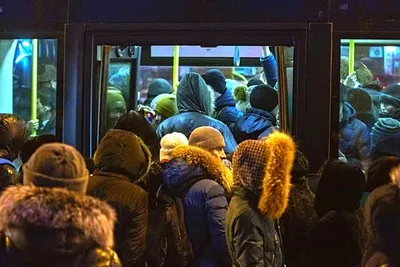 Murmansk havaalanından otobüsle
