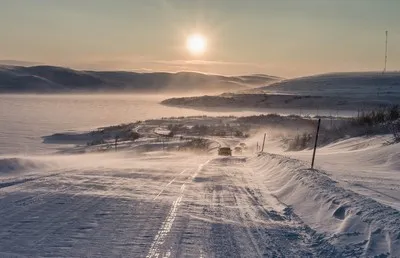 Teriberka'ya giden kış yolu