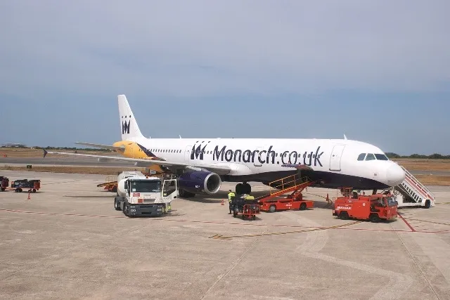 Menorca Mahon Havaalanı MAH'da uçak